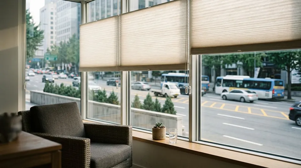 Best shades for reducing traffic noise near busy streets